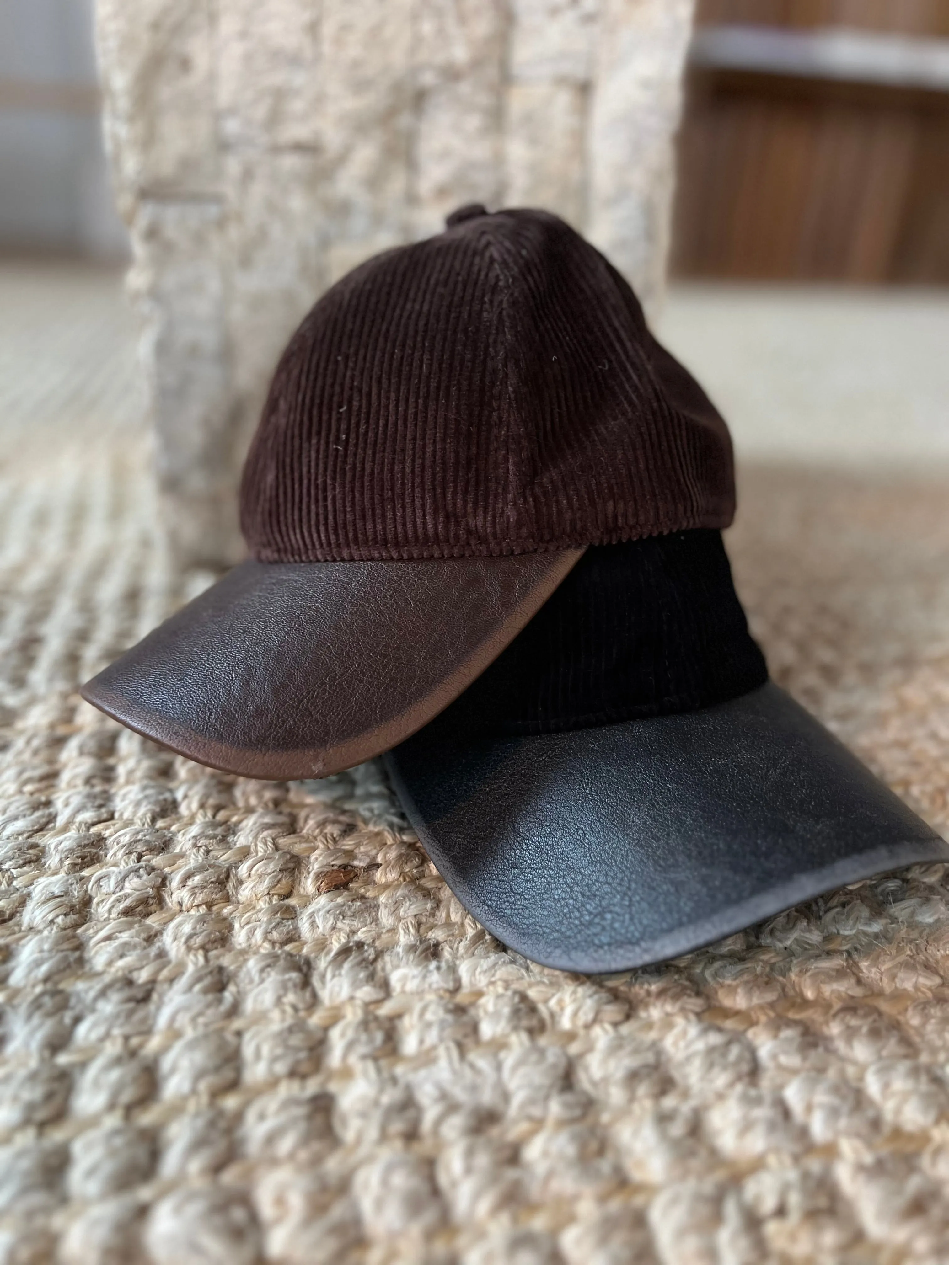 BAGO Pleather brim corduroy cap