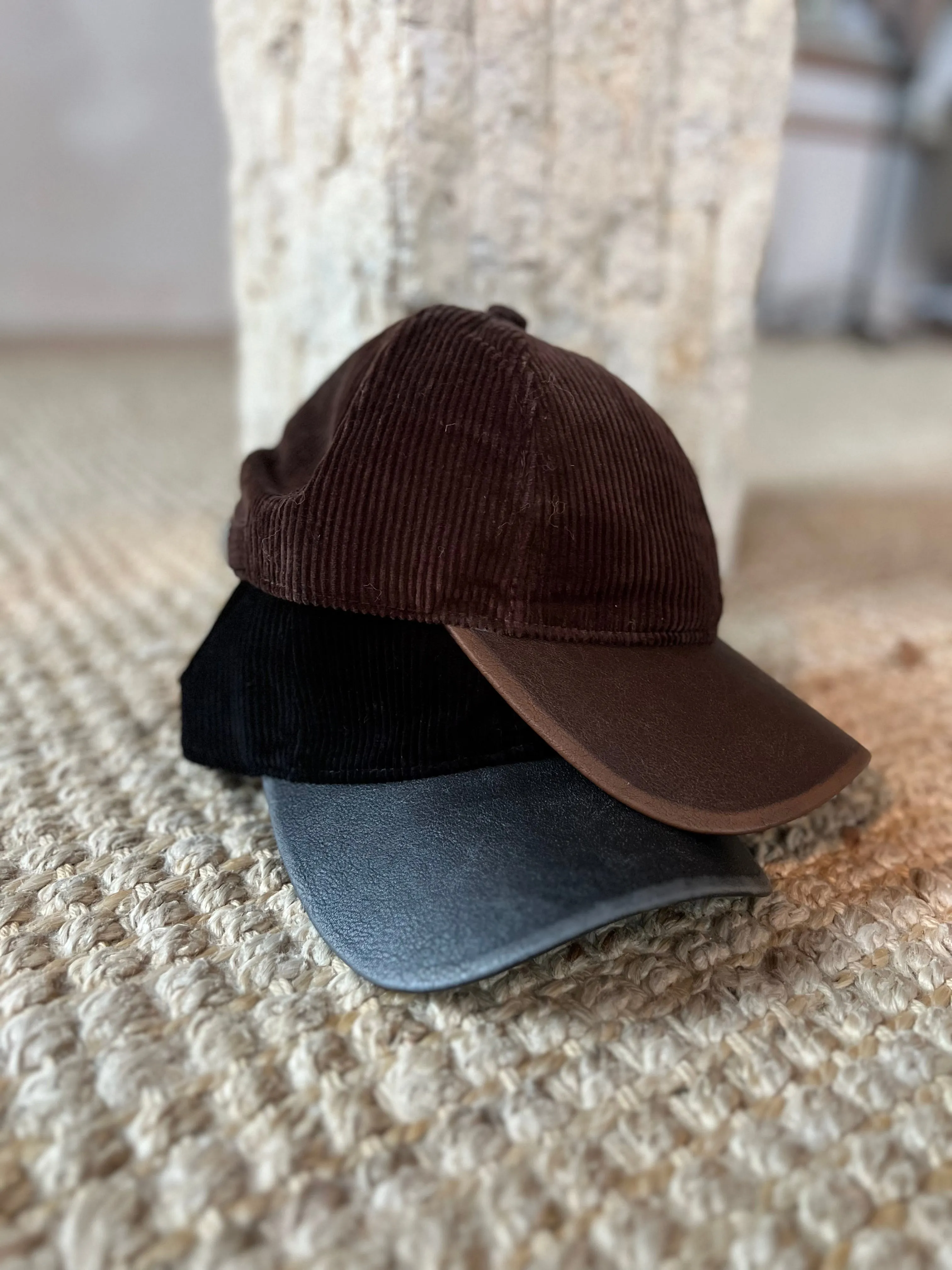 BAGO Pleather brim corduroy cap