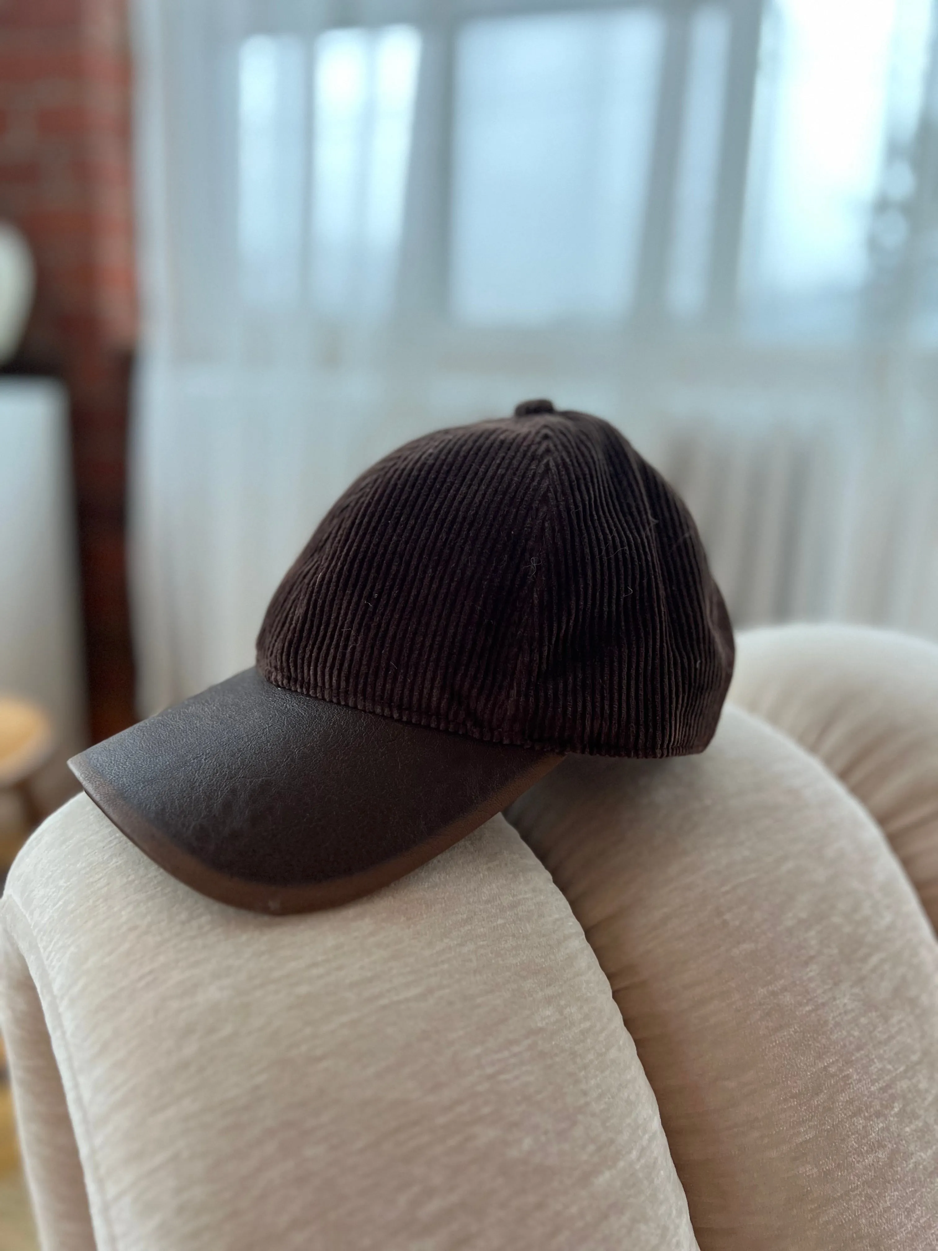 BAGO Pleather brim corduroy cap