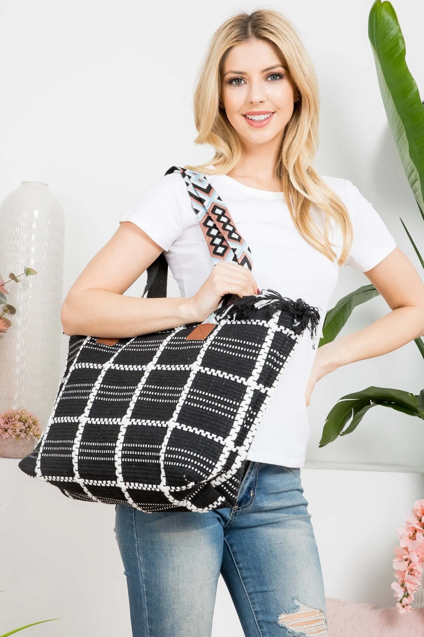 MB0176 Checked Pattern Top Fringe With Aztec Patterned Strap Tote Bag