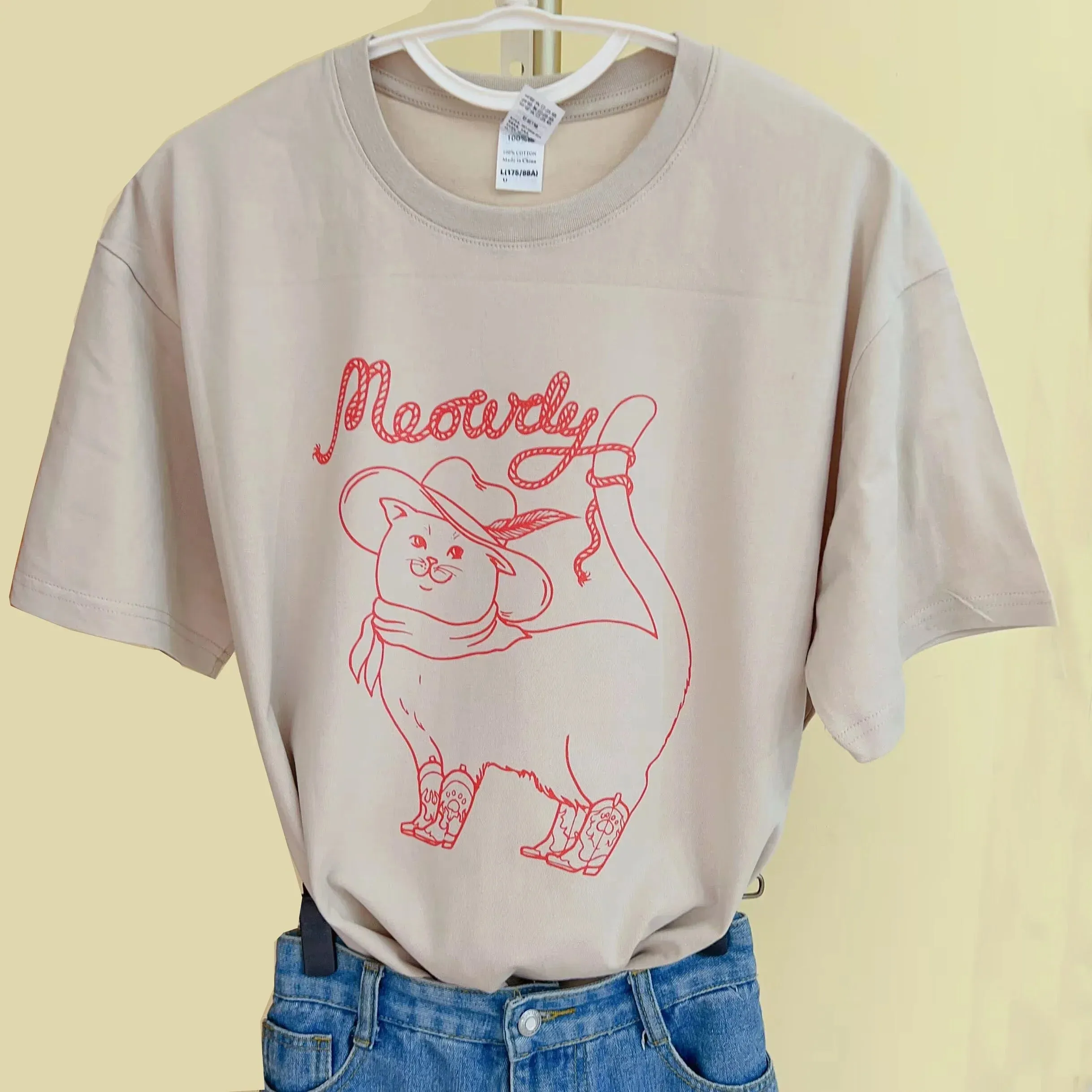 Meowdy Cat Stylish Graphic Tee