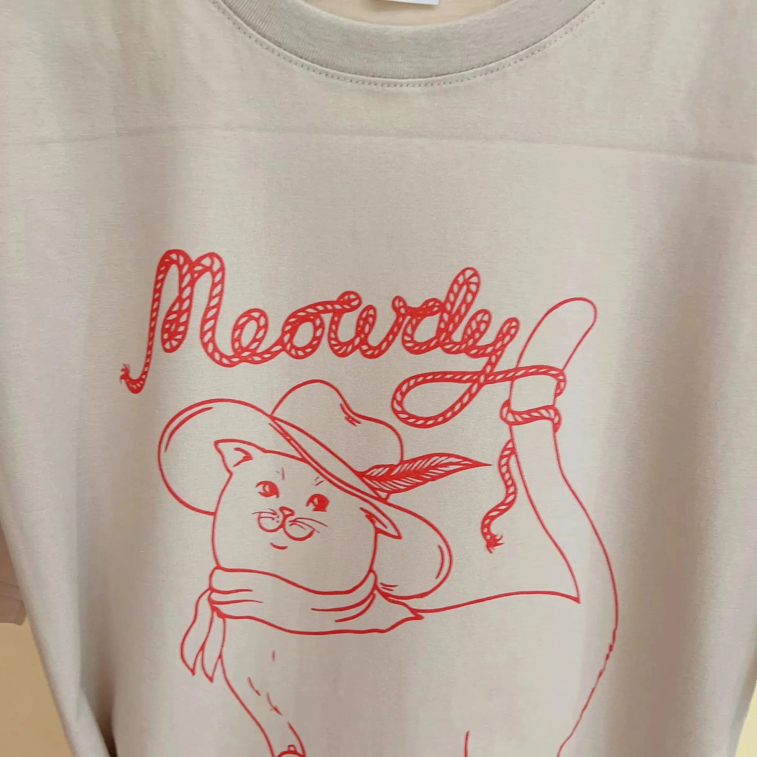 Meowdy Cat Stylish Graphic Tee