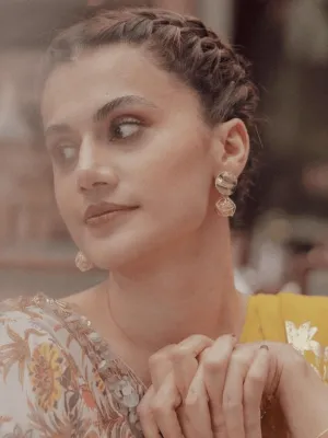 Taapsee Pannu In Nest Pearl Earrings